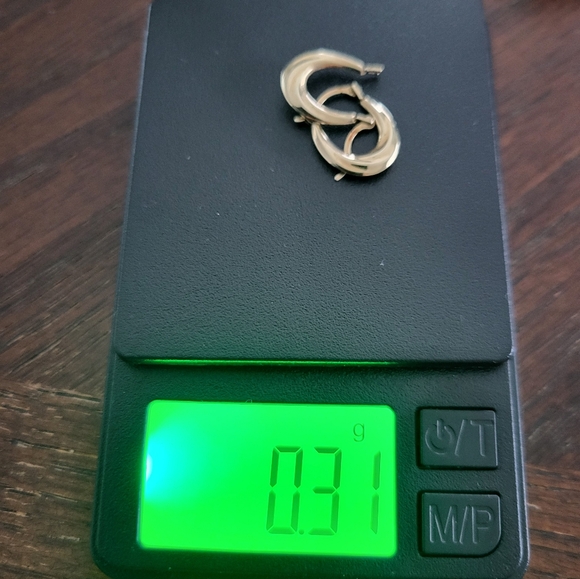 10 Kt Gold Hoop Earrings. - Picture 7 of 8